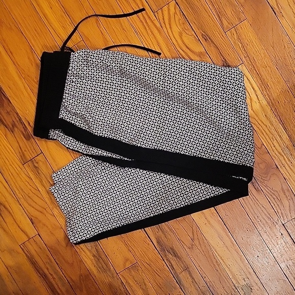 DKNYC Drawstring printed pant size medium. EUC. - Picture 5 of 9